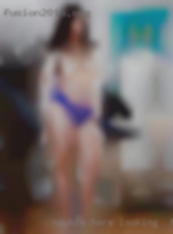 Newbie looking for threesome here looking for a quick hookup.